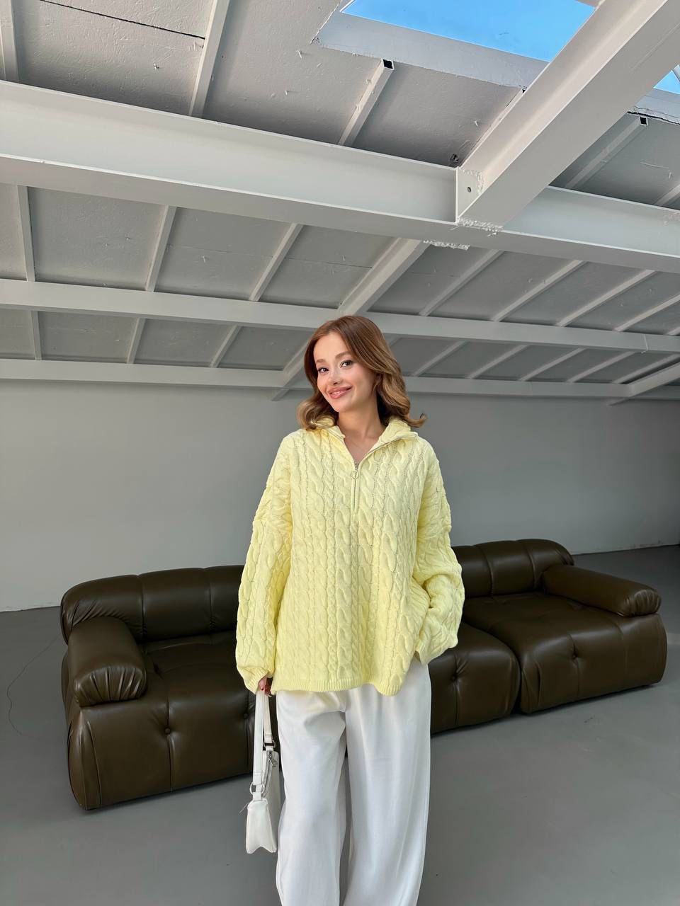 Pull oversize zippé torsadé jaune pastel - Nishka Butik
