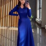 Robe Longue en Maille Côtelée Élégance - Bleu Roi